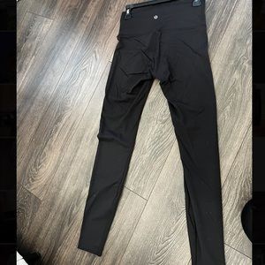 Lululemon Black Wunder Under Leggings 28’